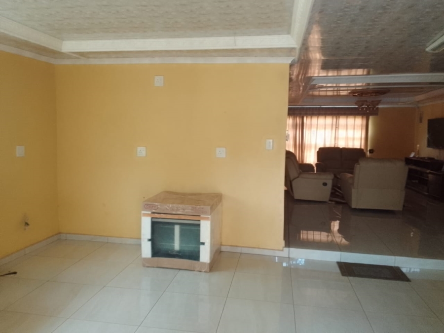 4 Bedroom Property for Sale in Tshikweta Limpopo