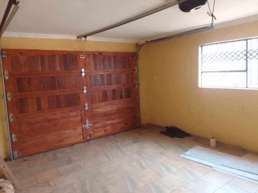 4 Bedroom Property for Sale in Tshikweta Limpopo