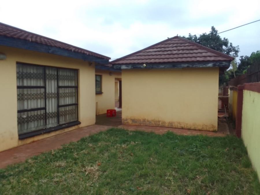 4 Bedroom Property for Sale in Tshikweta Limpopo