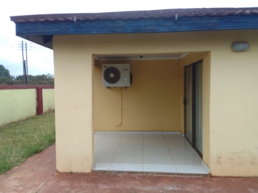 4 Bedroom Property for Sale in Tshikweta Limpopo