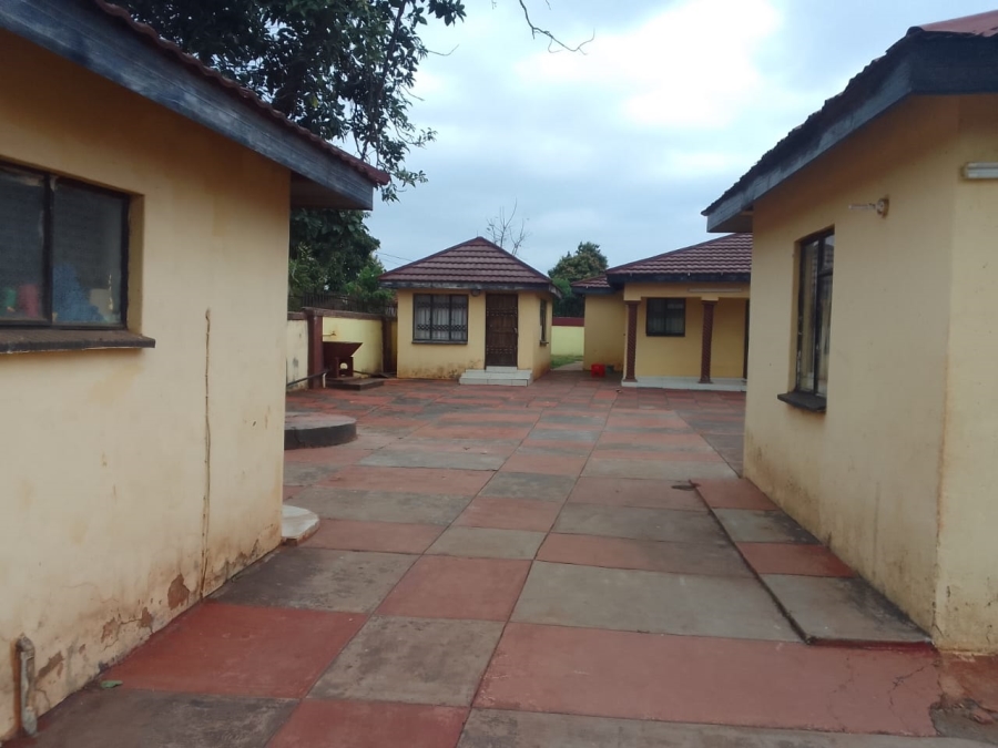 4 Bedroom Property for Sale in Tshikweta Limpopo