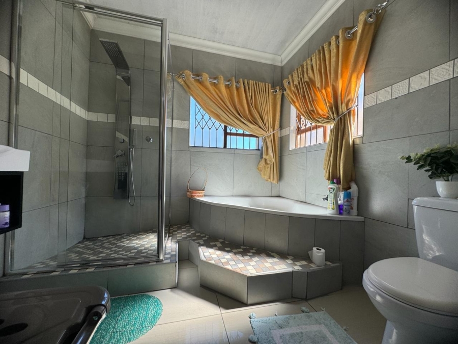 4 Bedroom Property for Sale in Woodhill Estate Limpopo