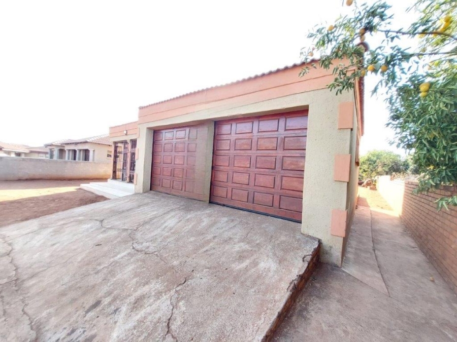 3 Bedroom Property for Sale in Lebowakgomo Zone F Limpopo