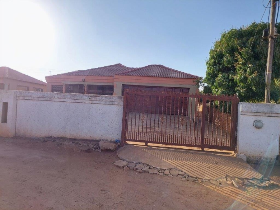 3 Bedroom Property for Sale in Lebowakgomo Zone F Limpopo