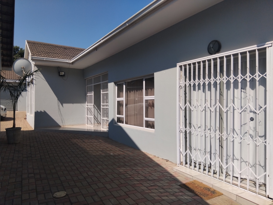 9 Bedroom Property for Sale in Fauna Park Limpopo