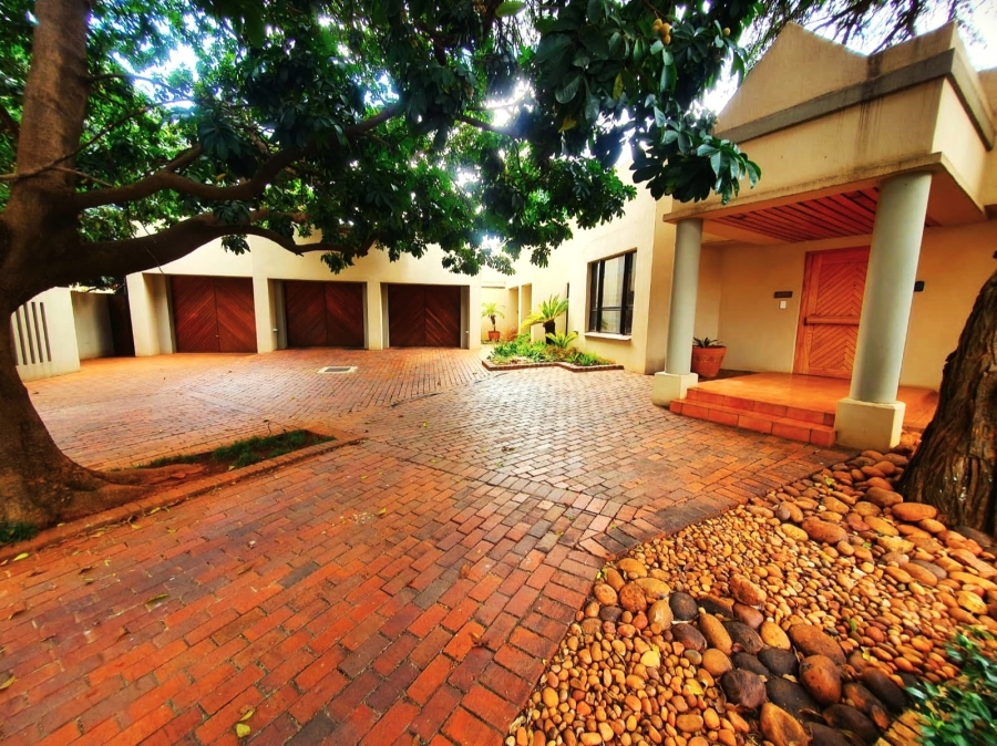 5 Bedroom Property for Sale in Chroompark Limpopo