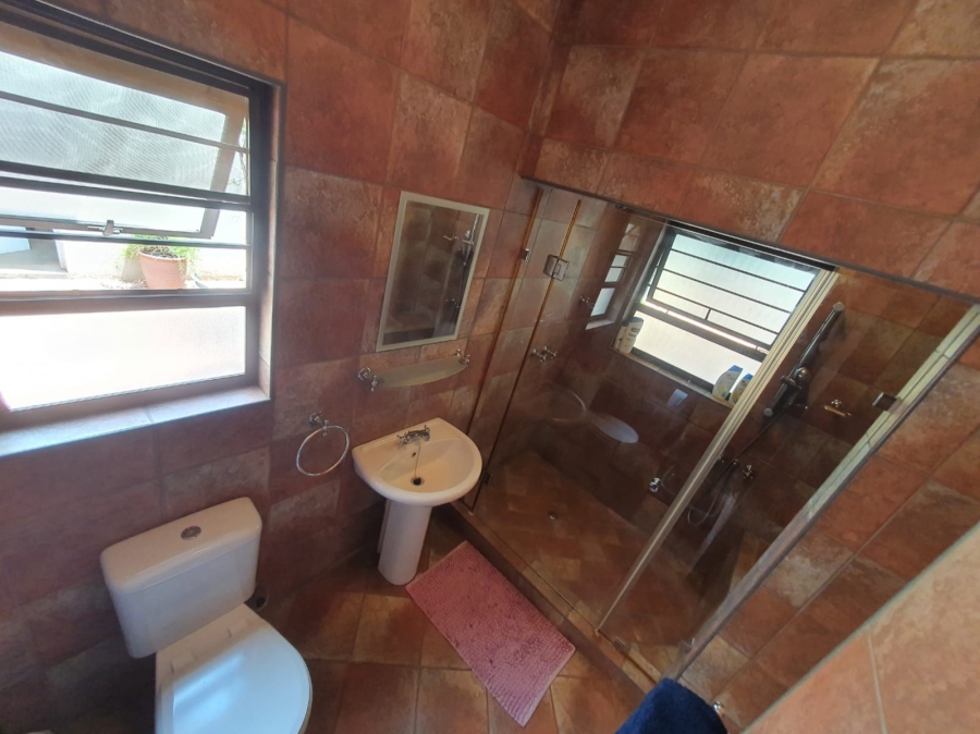 5 Bedroom Property for Sale in Chroompark Limpopo