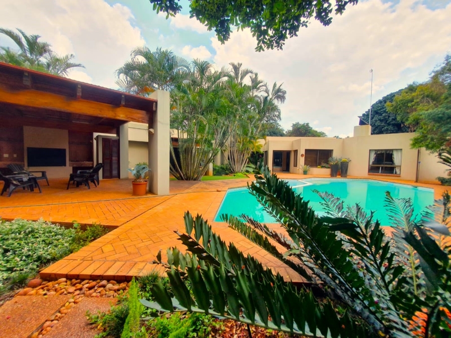 5 Bedroom Property for Sale in Chroompark Limpopo