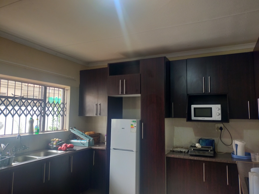 2 Bedroom Property for Sale in Shayandima Limpopo