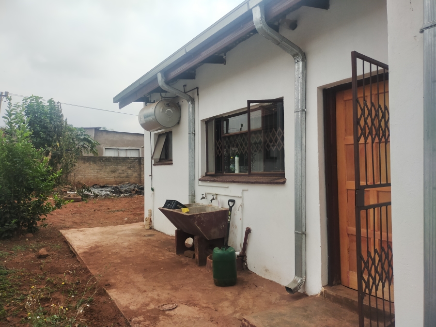 2 Bedroom Property for Sale in Shayandima Limpopo