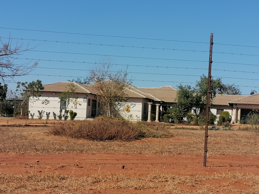 6 Bedroom Property for Sale in Myngenoegen A H Limpopo