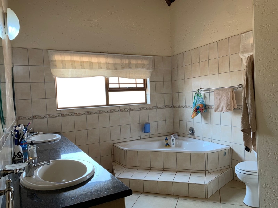 4 Bedroom Property for Sale in Sondela Nature Reserve Limpopo