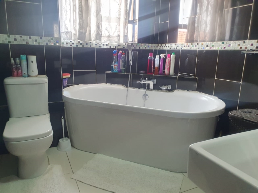 5 Bedroom Property for Sale in Groblersdal Limpopo