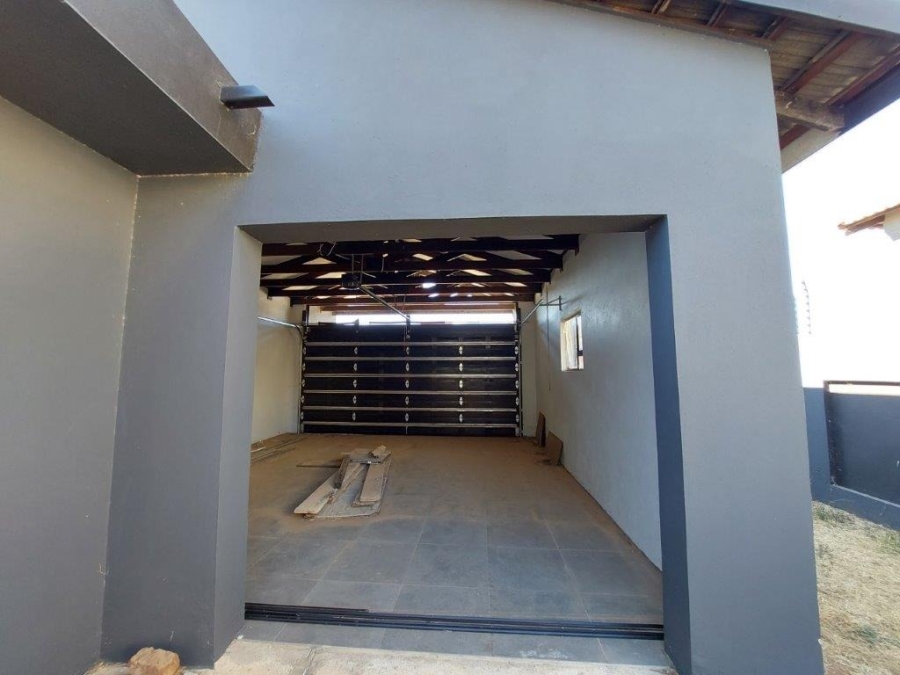 5 Bedroom Property for Sale in Bendor Limpopo