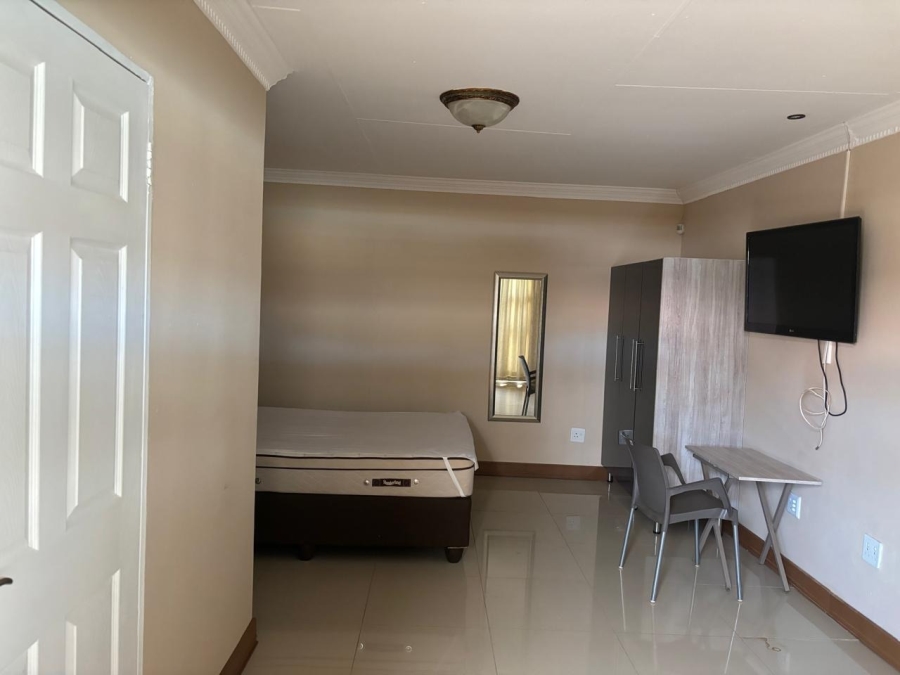 To Let 5 Bedroom Property for Rent in Chroompark Limpopo