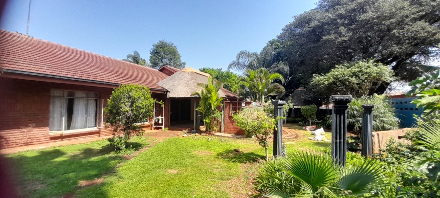 4 Bedroom Property for Sale in Chroompark Limpopo