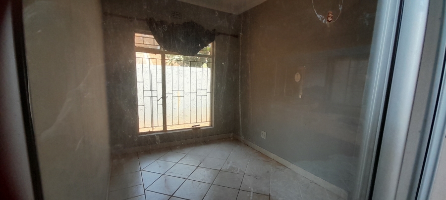 4 Bedroom Property for Sale in Chroompark Limpopo