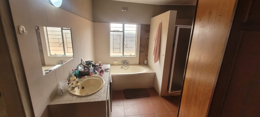 4 Bedroom Property for Sale in Chroompark Limpopo