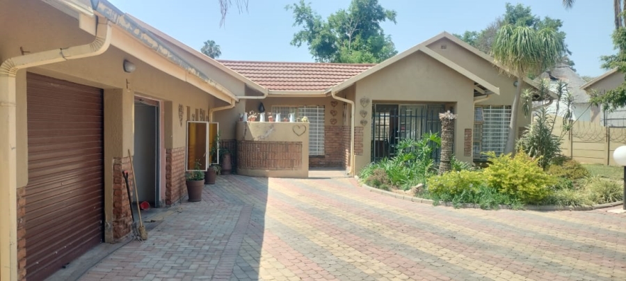 6 Bedroom Property for Sale in Welgelegen Limpopo