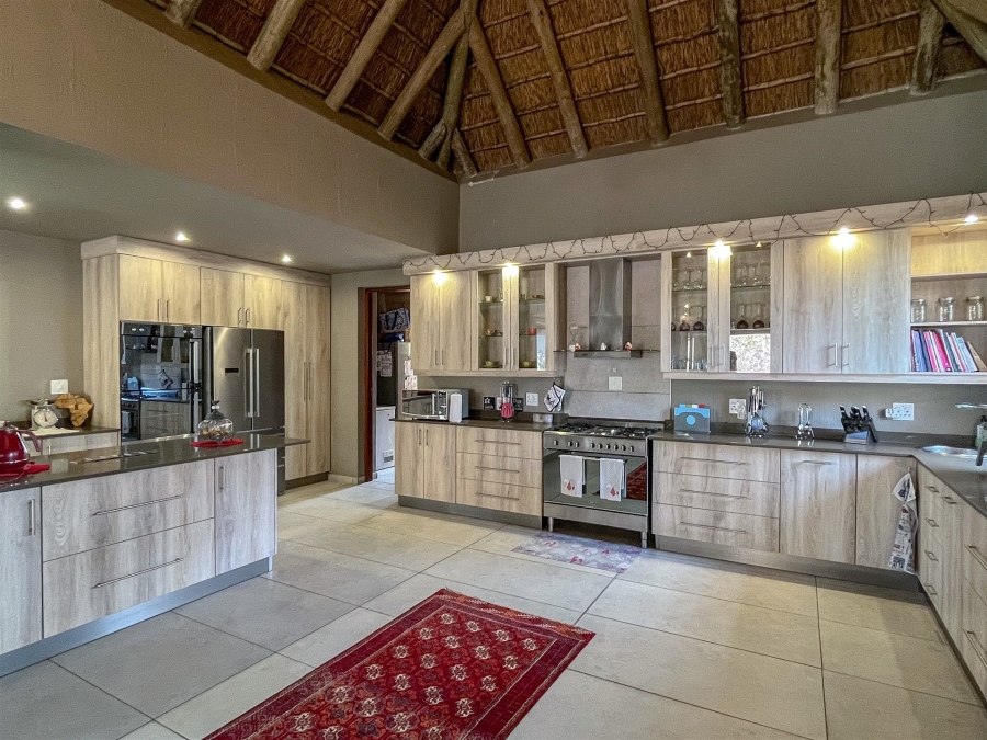 5 Bedroom Property for Sale in Leadwood Big Game Estate Limpopo