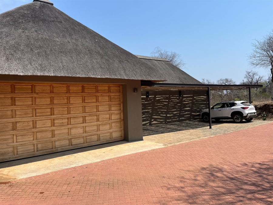 5 Bedroom Property for Sale in Leadwood Big Game Estate Limpopo