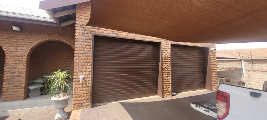 3 Bedroom Property for Sale in Chroompark Limpopo