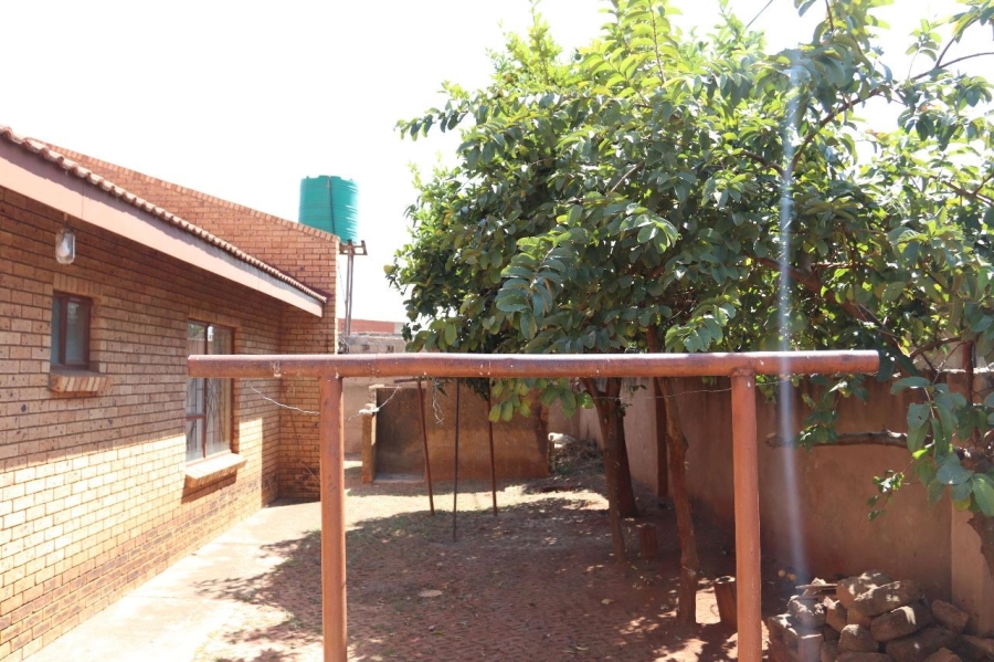 4 Bedroom Property for Sale in Mahwelereng Limpopo