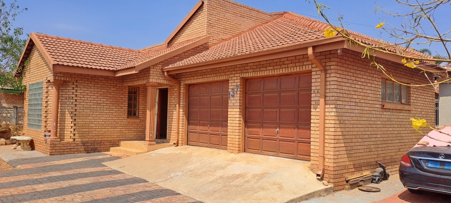 4 Bedroom Property for Sale in Flora Park Limpopo