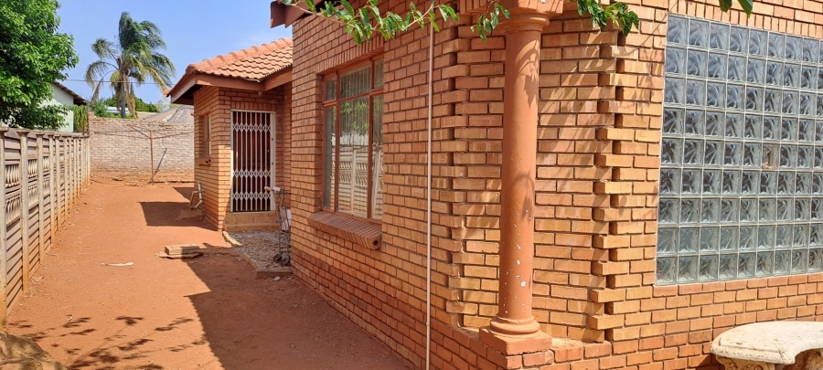 4 Bedroom Property for Sale in Flora Park Limpopo