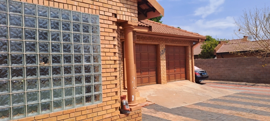 4 Bedroom Property for Sale in Flora Park Limpopo