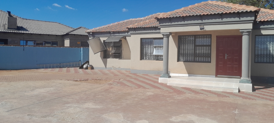 3 Bedroom Property for Sale in Chroompark Limpopo