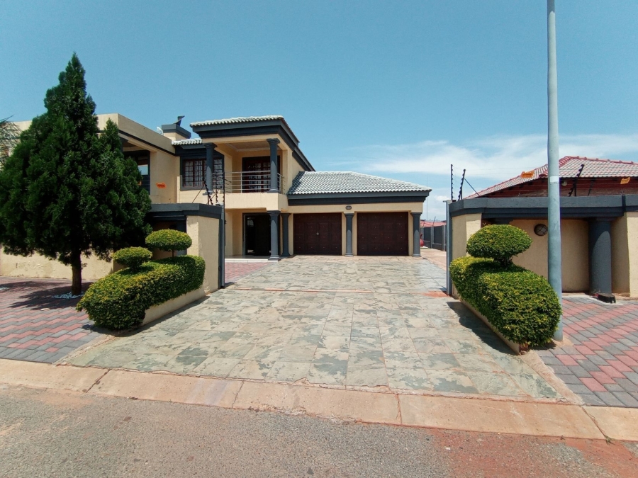 4 Bedroom Property for Sale in Chroompark Limpopo