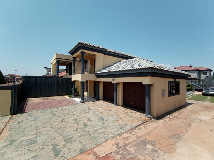 4 Bedroom Property for Sale in Chroompark Limpopo