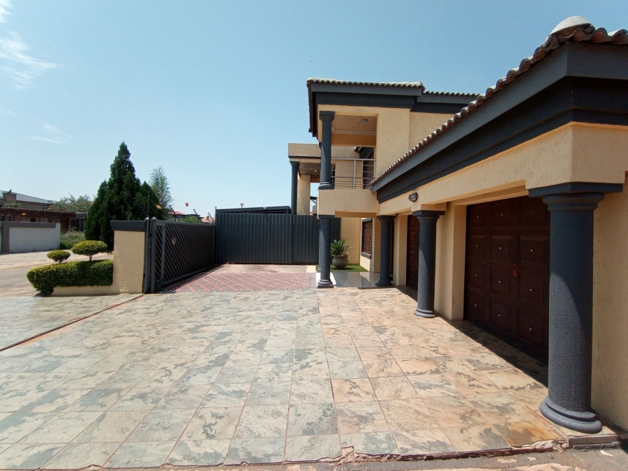 4 Bedroom Property for Sale in Chroompark Limpopo