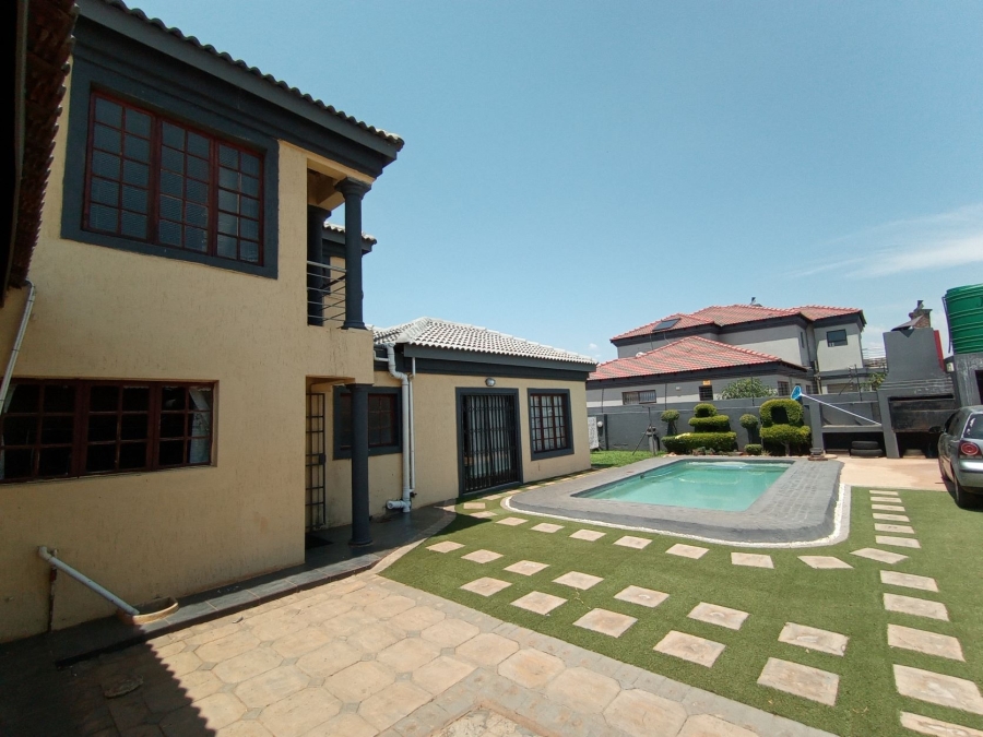 4 Bedroom Property for Sale in Chroompark Limpopo