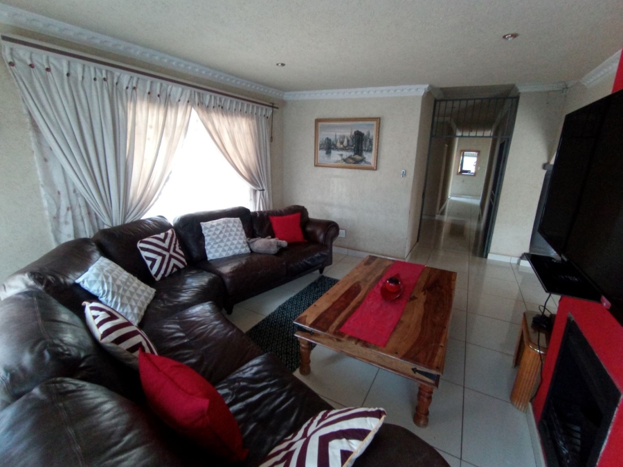 4 Bedroom Property for Sale in Chroompark Limpopo