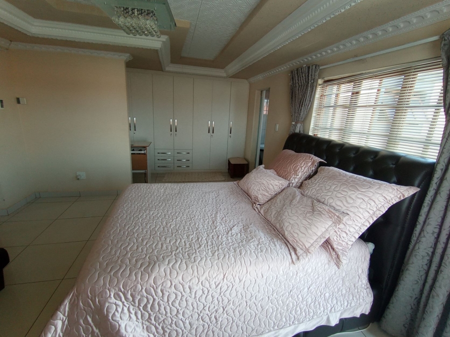 4 Bedroom Property for Sale in Chroompark Limpopo