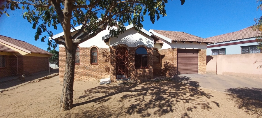 3 Bedroom Property for Sale in Madiba Park Limpopo