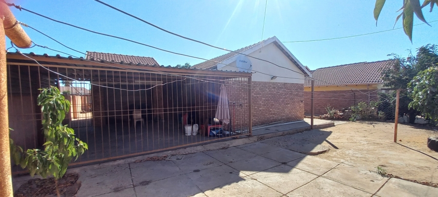 3 Bedroom Property for Sale in Madiba Park Limpopo