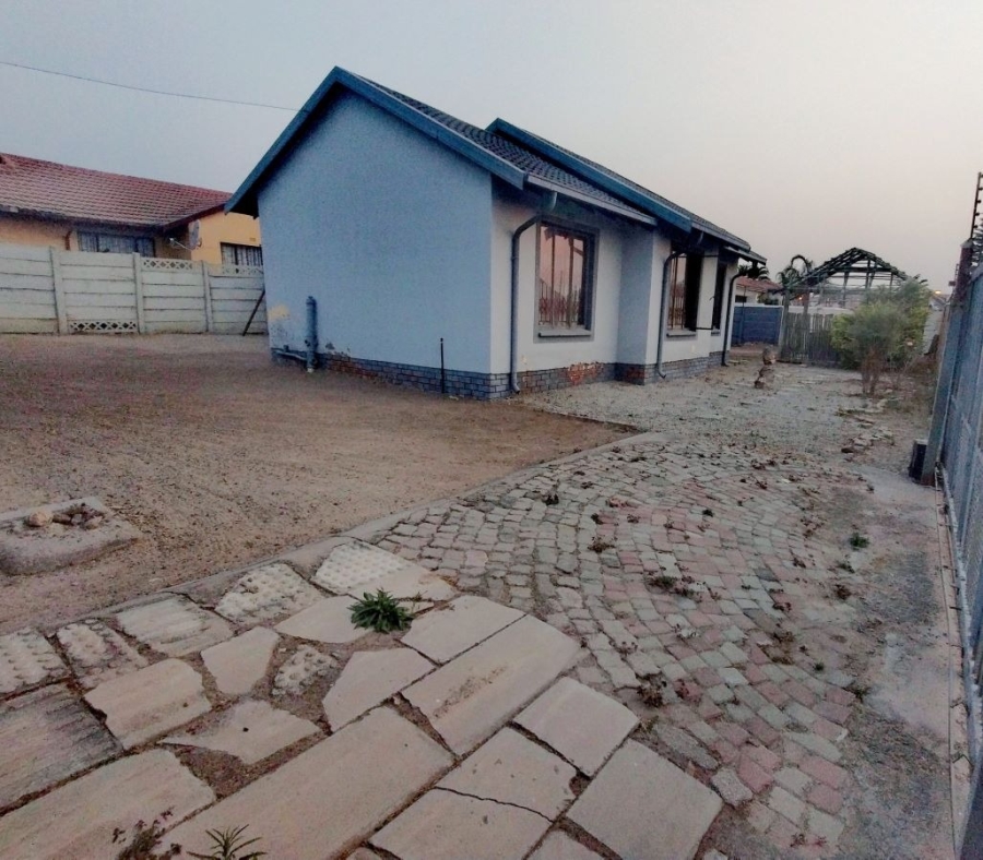 3 Bedroom Property for Sale in Madiba Park Limpopo