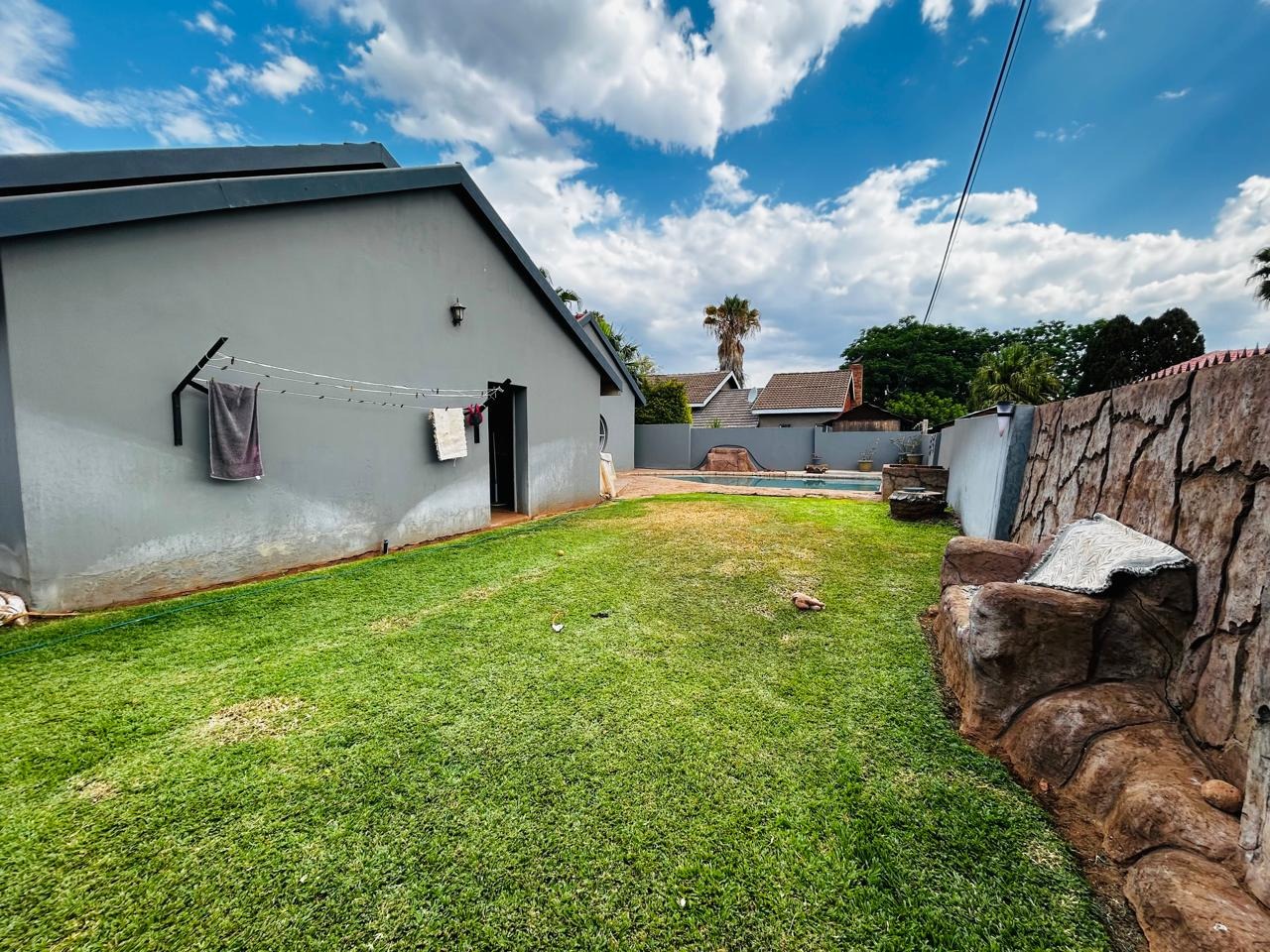 5 Bedroom Property for Sale in Impala Park Limpopo