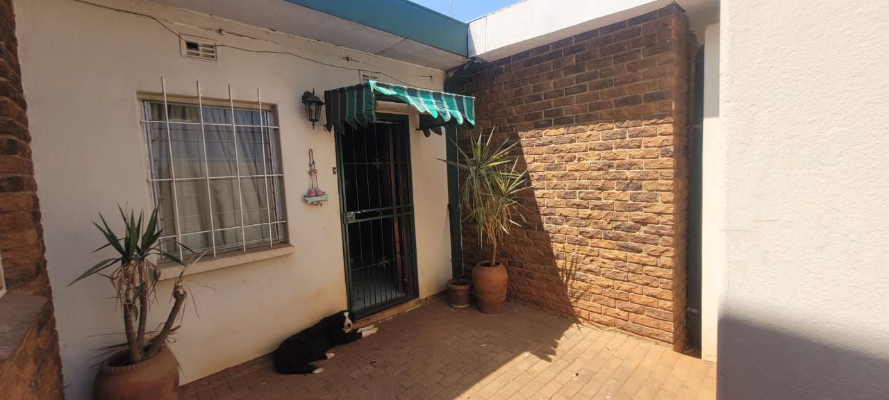 5 Bedroom Property for Sale in Trim Park Limpopo