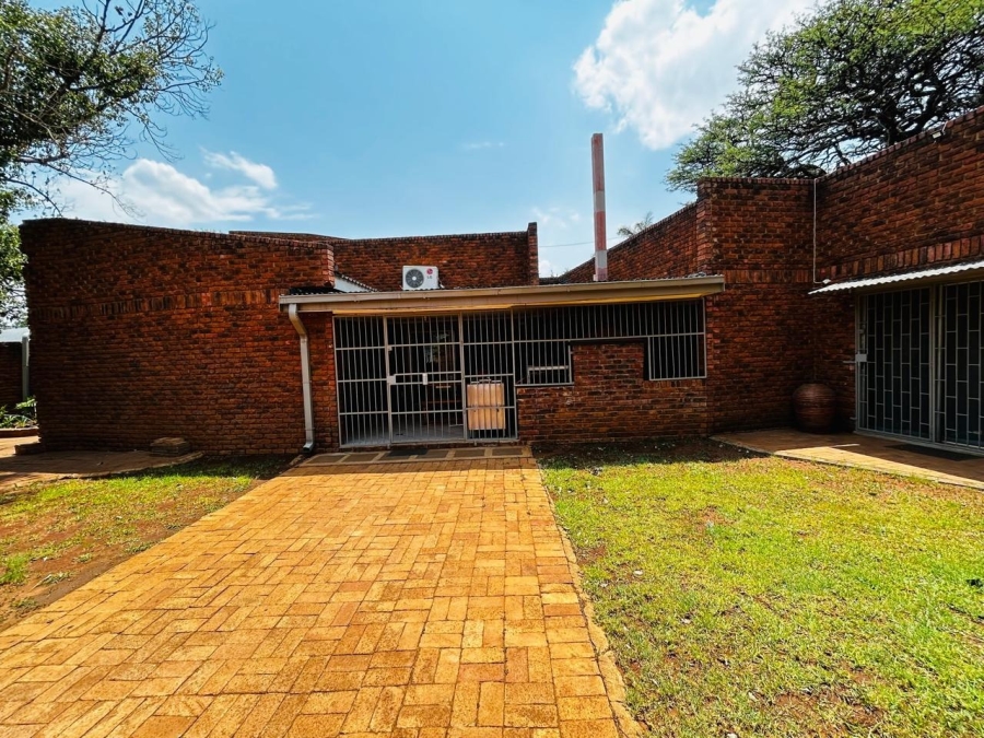 4 Bedroom Property for Sale in Chroompark Limpopo