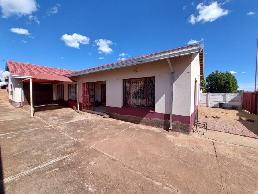 4 Bedroom Property for Sale in Lebowakgomo Zone B Limpopo