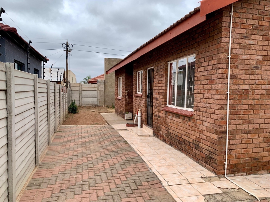 3 Bedroom Property for Sale in Bendor Limpopo