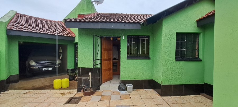 3 Bedroom Property for Sale in Rainbow Park Limpopo