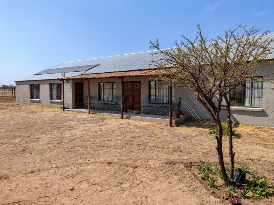 4 Bedroom Property for Sale in Wildebeestfontein A H Limpopo