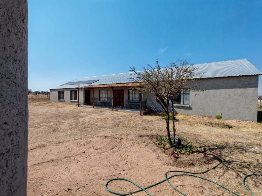 4 Bedroom Property for Sale in Wildebeestfontein A H Limpopo