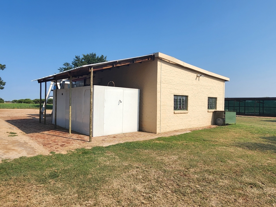 5 Bedroom Property for Sale in Aventura Warmbaths Limpopo