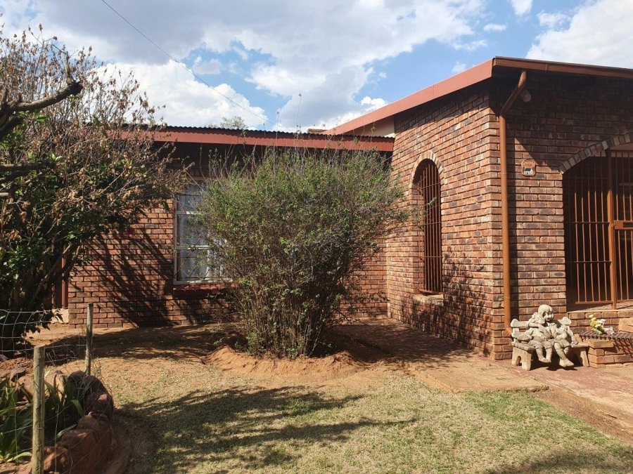 To Let 4 Bedroom Property for Rent in Modimolle Limpopo